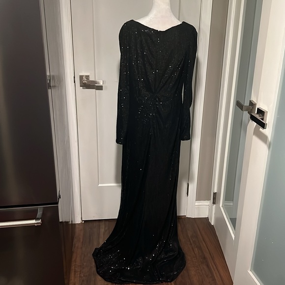 Mac Duggal 26395 Sequin Wrap Evening Gown Size 12 - Picture 6 of 6
